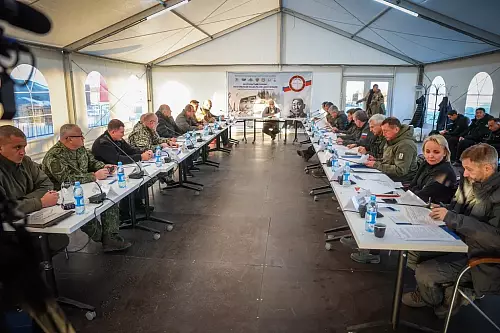 Амурская область восстанавливает школы и дороги в ДНР Амурская область восстанавливает школы и дороги в ДНР