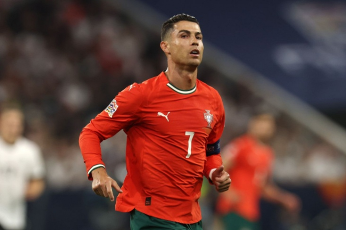 Фото: Реакция Криштиану Роналду на удаление в матче с Ирландией