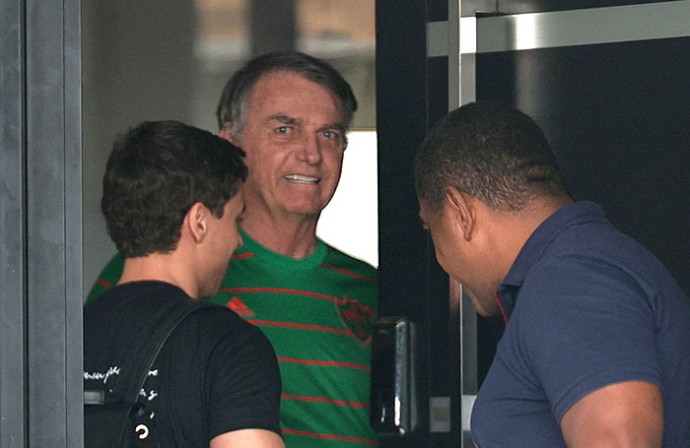 Суд арестовал экс-президента Бразилии Болсонару