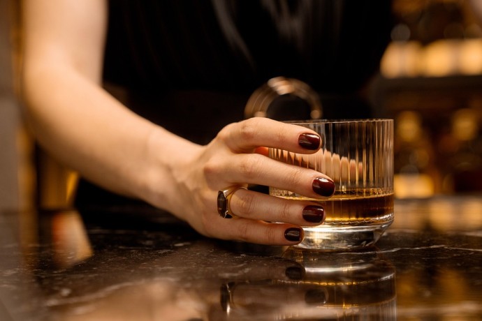 В одном из баров Пензы 43-летняя женщина устроила матерный дебош из-за музыки