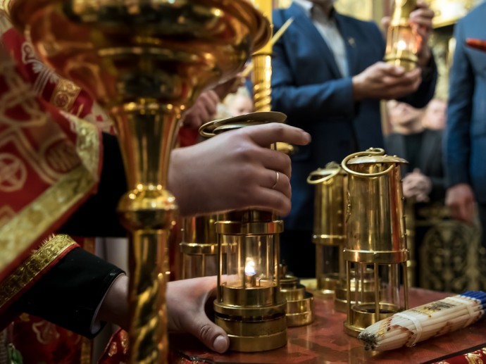 Многодетные белгородки отправились за Благодатным огнём в Москву