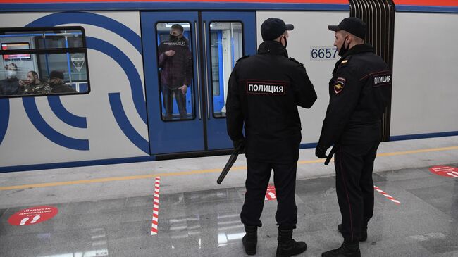 В московском метро мужчина погиб, упав под поезд