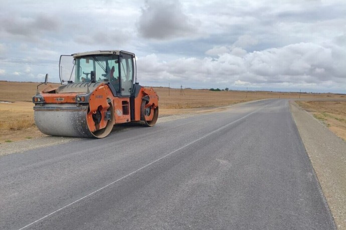 В Крыму ремонтируют участок дороги Новоселовское – Саки