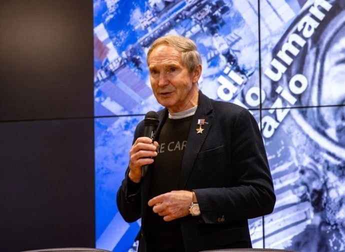 Космонавт Валерий Токарев встретился с ярославскими студентами Космонавт Валерий Токарев встретился с ярославскими студентами