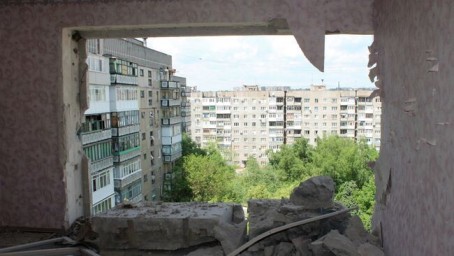 В Горловке из-за агрессии ВСУ поврежден многоквартирный дом