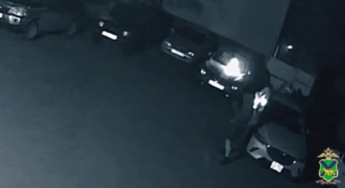 Пылающая месть: житель Владивостока поджёг чужой автомобиль в отместку за дорожный конфликт Пылающая месть: житель Владивостока поджёг чужой автомобиль в отместку за дорожный конфликт