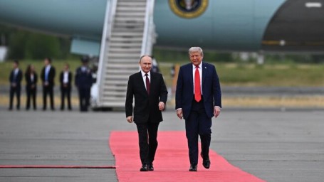 Путин тепло поблагодарил Трампа за гостеприимство на Аляске