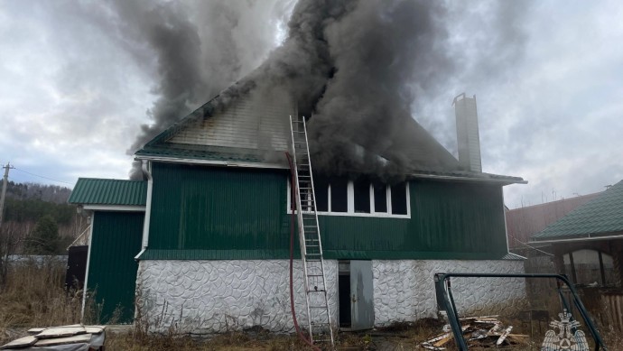 В Башкирии мужчина и женщина серьезно пострадали при пожаре