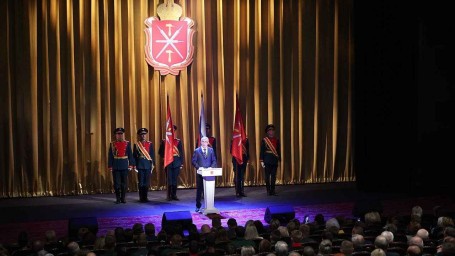 Дмитрий Миляев вручил награды накануне Дня города-героя Тулы и Тульской области