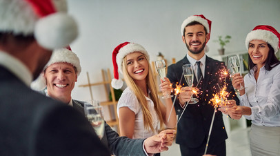 Россиянам объяснили, может ли работодатель обязать присутствовать на корпоративе Россиянам объяснили, может ли работодатель обязать присутствовать на корпоративе