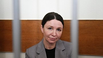 Управляющий имуществом Блиновской просит суд обязать ее семью возвратить деньги