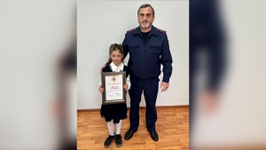 В Республике Дагестан юной жительнице региона вручена благодарность Председателя СК России
