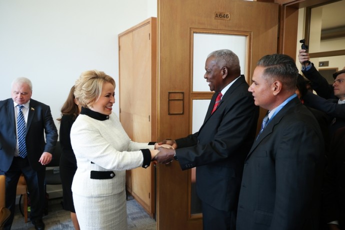 Матвиенко: Россия делает акцент на торгово-экономическом сотрудничестве с Кубой Матвиенко: Россия делает акцент на торгово-экономическом сотрудничестве с Кубой