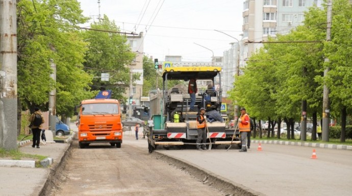 На улице Пузакова в Туле уложат два слоя нового асфальта