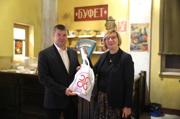 Тульские музеи и московская школа подписали соглашение о сотрудничестве Тульские музеи и московская школа подписали соглашение о сотрудничестве