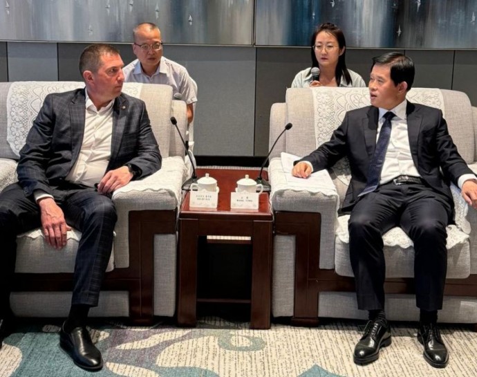 Мэр Олег Денисов и делегация из Пензы отправились с деловым визитом в Китай Мэр Олег Денисов и делегация из Пензы отправились с деловым визитом в Китай