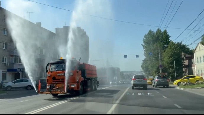 В Туле ежедневно увлажняют улицы города в жару