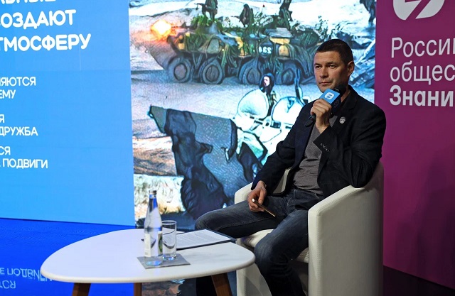 В Саранске ветеран СВО провел урок мужества для молодежи В Саранске ветеран СВО провел урок мужества для молодежи