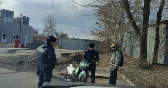 В Приморье проходят рейды по мотоциклистам и скутеристам