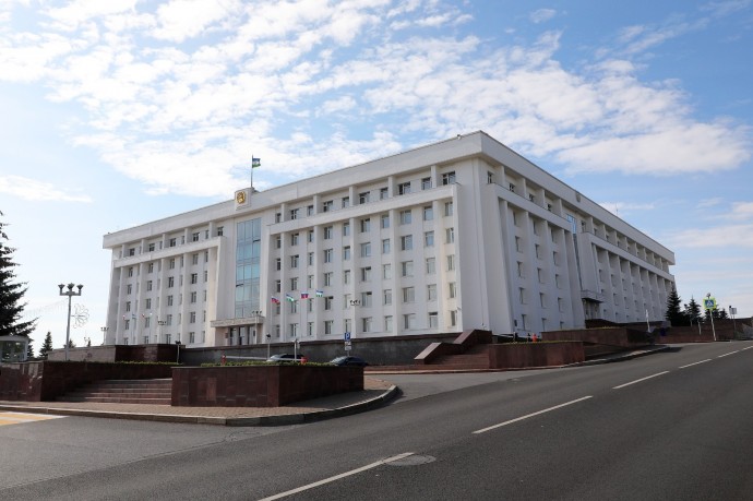 Глава Башкирии поздравил жителей республики с Днём России