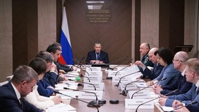 Юрий Трутнев поручил МЧС России совместно с федеральными министерствами и ведомствами проработать изменения в законодательство для защиты населения и территорий от ЧС Юрий Трутнев поручил МЧС России совместно с федеральными министерствами и ведомствами проработать изменения в законодательство для защиты населения и территорий от ЧС