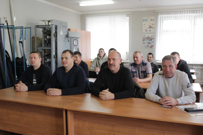 Костромские энергетики ПАО «Россети Центр» повысили квалификацию в области защитного вождения и контраварийной подготовки водителей