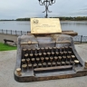 В Рыбинске открыли памятник в виде печатной машинки