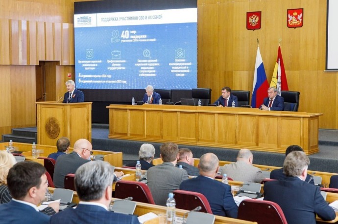 Зарплаты бюджетникам Воронежской области повысят на три миллиарда рублей