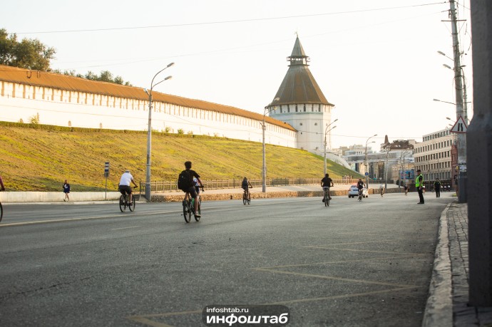 Центр города захватил двухколесный транспорт: фоторепортаж велопарада в Астрахани