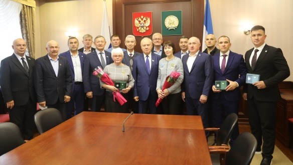 В Башкирии впервые вручили новую почетную награду