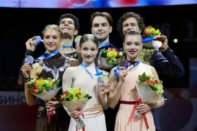 Фигуристы Василиса Кагановская и Максим Некрасов взяли золото на Гран-при России
