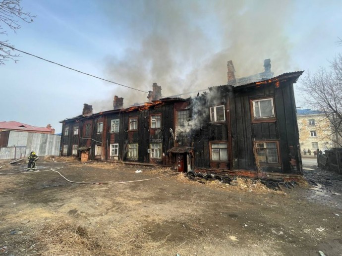 Один человек погиб в результате мощного пожара во Владивостоке