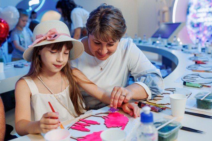 Первыми гостями форума «Москва 2030» в Гостином Дворе стали семьи участников СВО Первыми гостями форума «Москва 2030» в Гостином Дворе стали семьи участников СВО