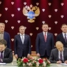 Виталий Савельев принял участие в церемонии подписания концессионного соглашения о реконструкции аэродромного комплекса Горно-Алтайска