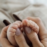 Малышку выброшенную после родов спасли и уже вывели из реанимации