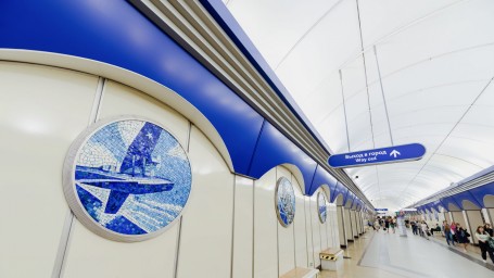 Станцию метро «Комендантский проспект» временно закрыли