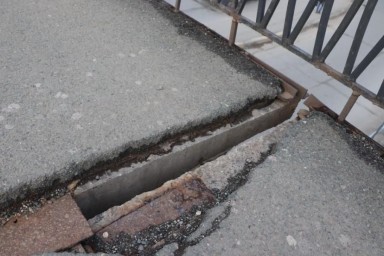 Надземный виадук на Баляева травмирует владивостокцев