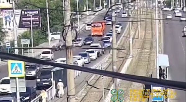 В Улан-Удэ на ходу перевернулась иномарка