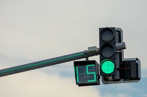 В Благовещенске внедорожник сбил женщину на перекрестке В Благовещенске внедорожник сбил женщину на перекрестке