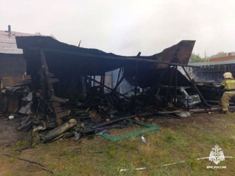 В Улан-Удэ пожар повредил два дома