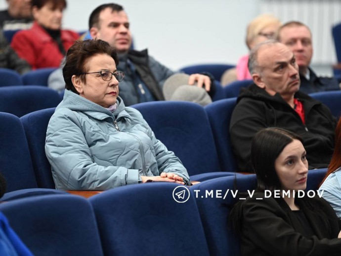 Мэр Белгорода встретился с жителями пострадавшего при обстреле дома № 55а на Щорса
