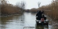 В астраханской реке мужчина чудом спасся от неуправляемой кружащей лодки В астраханской реке мужчина чудом спасся от неуправляемой кружащей лодки