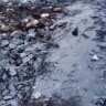 Жители деревни под Ярославлем бьют тревогу из-за неубранного после крупного ДТП мазута