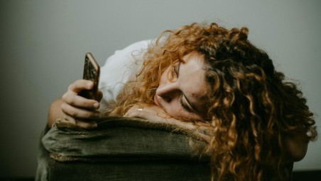 Роскомнадзор частично ограничил звонки через Telegram и WhatsАpp*