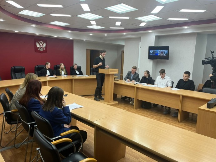 В Новгородском областном суде сыграли в игру с присяжными