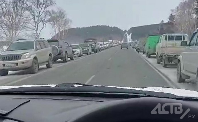 Разрушенный в районе Лесного припай "выгнал" сахалинских рыбаков на Изменчивое