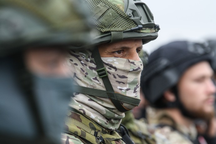 Добровольцы смогут получать воинские звания без прохождения сборов