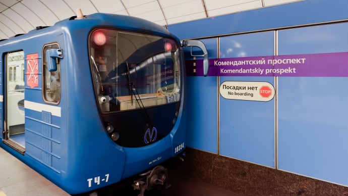 С 28 апреля изменится режим работы вестибюля станции метро «Комендантский проспект»