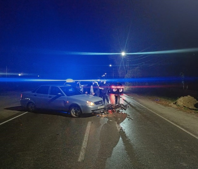 В с. Ельники 15-летний подросток пострадал в столкновении мопеда с автомобилем В с. Ельники 15-летний подросток пострадал в столкновении мопеда с автомобилем