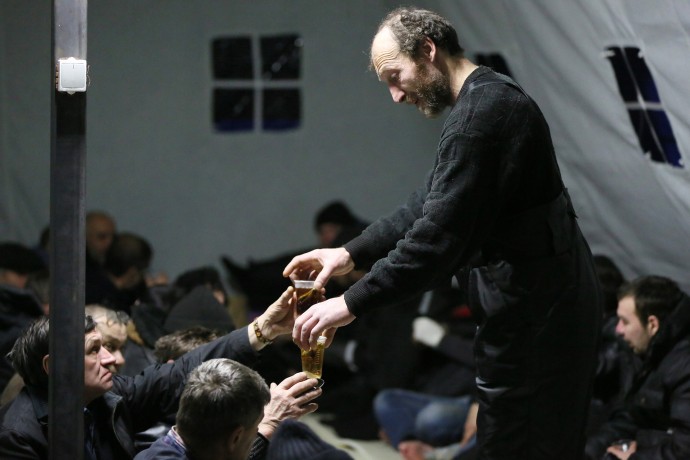 Заммэра Москвы Ракова: Пункты обогрева для бездомных возобновили работу в городе